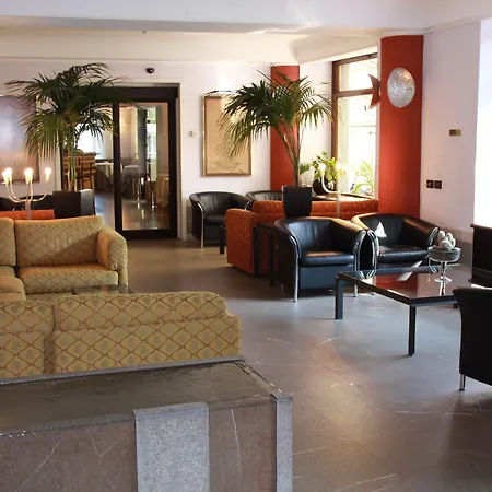 苏西大都会酒店 4* 科莫